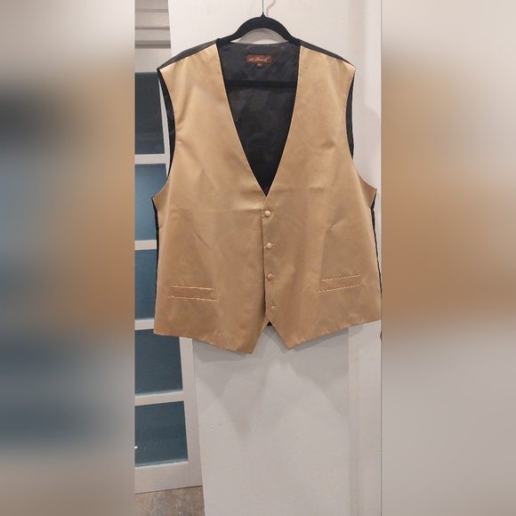 Classic Silver Vest with Lightweight Fabric - Picture 7 of 10